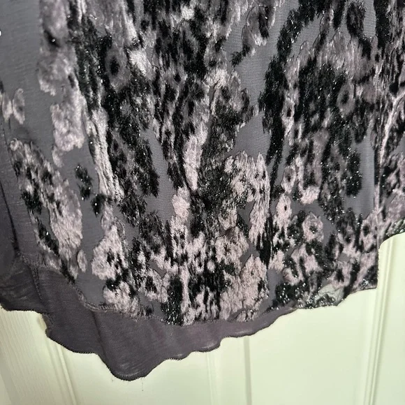 Anthropologie Top - Picture 10 of 10